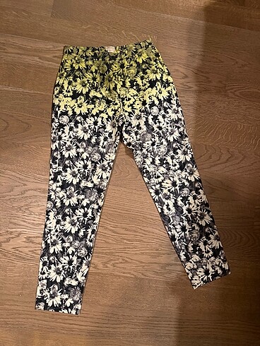 H&M desenli pantolon yepyeni bir kez giyildi