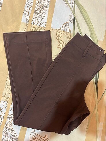 BERSHKA KUMAŞ PANTOLON