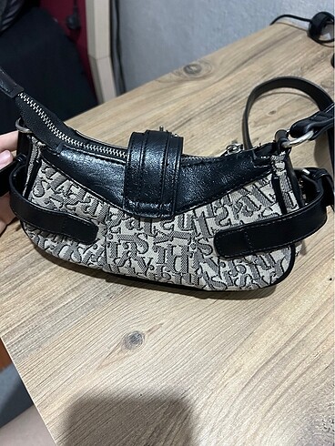 Beden siyah Renk Stradivarius monogram çanta