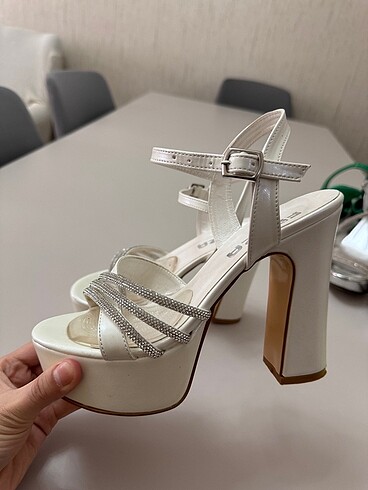 Gelin Ayakkabısı-Beyaz Platform Topuk - Görsel 2