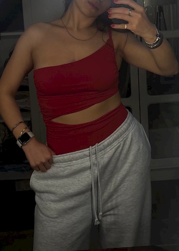 Kırmızı Asimetrik Askılı bodysuit - Görsel 4