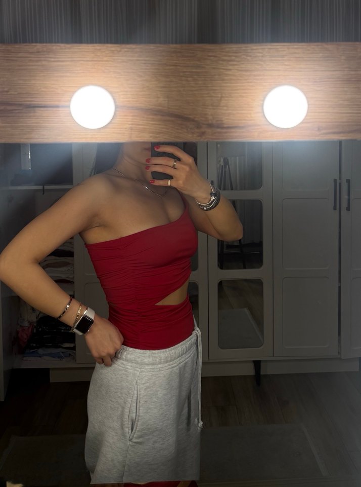 Kırmızı Asimetrik Askılı bodysuit - Görsel 2