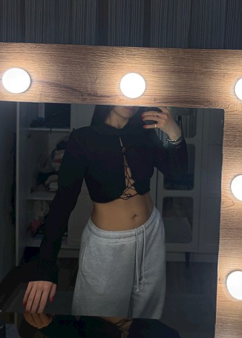 Siyah Uzun Kollu Crop Top - Görsel 3