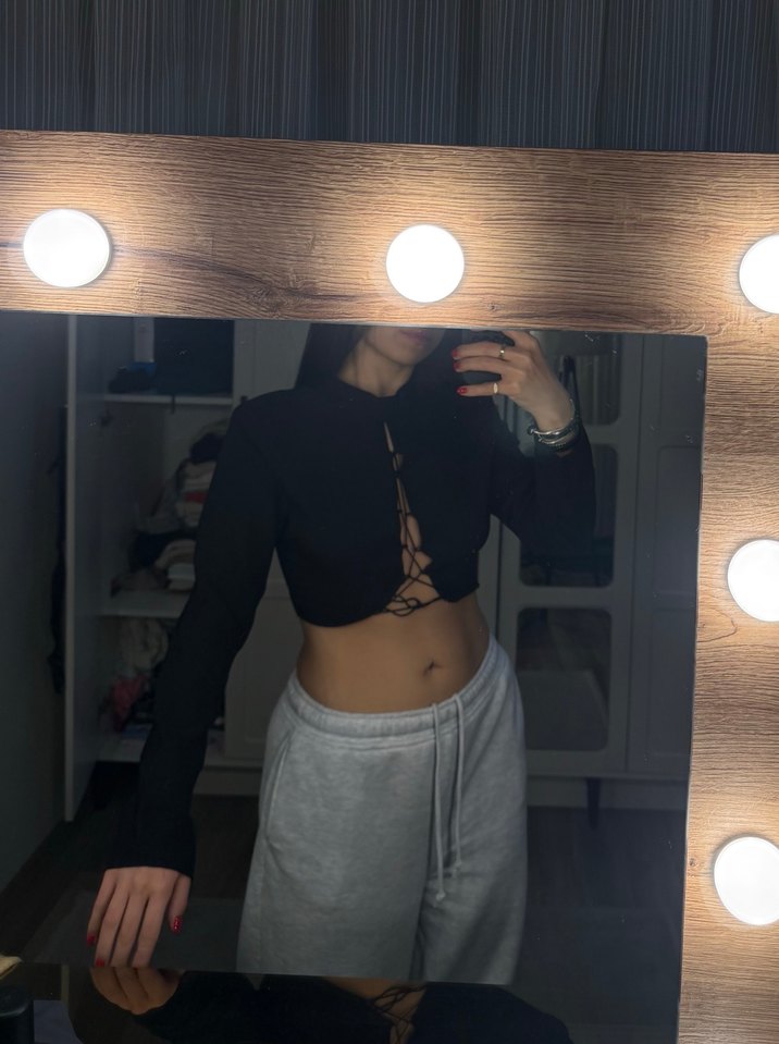 Siyah Uzun Kollu Crop Top - Görsel 3