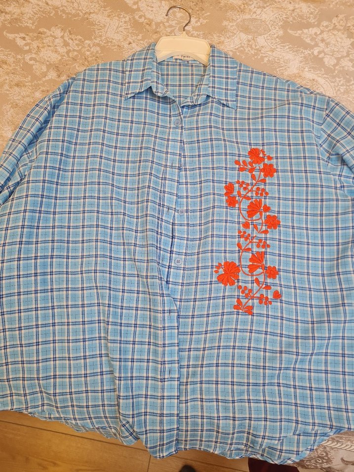 Mavi Ekoseli Nakışlı Uzun Kollu Gömlek - Görsel 2