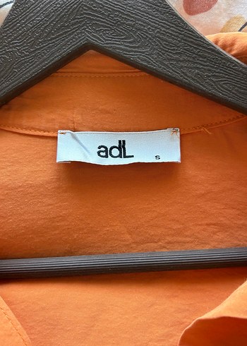 Turuncu Kısa Kollu Kadın Gömlek - Görsel 3