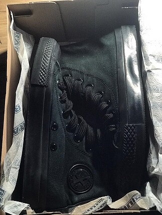 Siyah Converse
