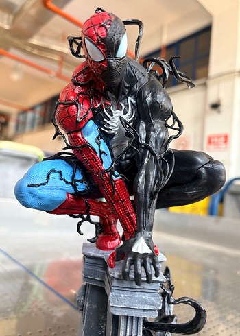 Beden Örümcek Adam ve Venom Aksiyon Figürü