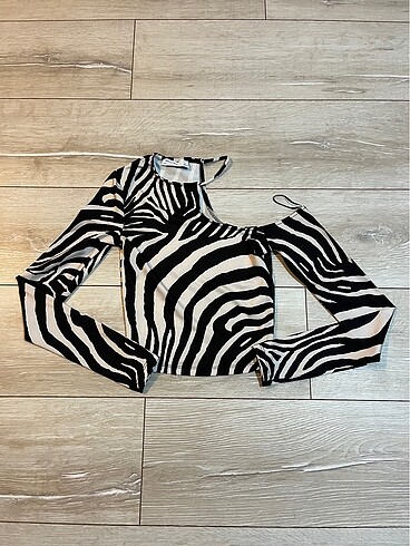 Orjinal BERSHKA Zebra Desenli Bluz