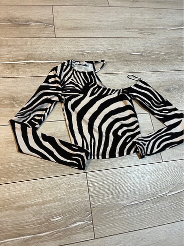 xs Beden Orjinal BERSHKA Zebra Desenli Bluz