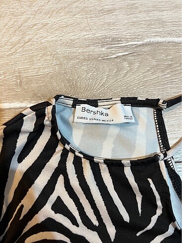 xs Beden siyah Renk Orjinal BERSHKA Zebra Desenli Bluz