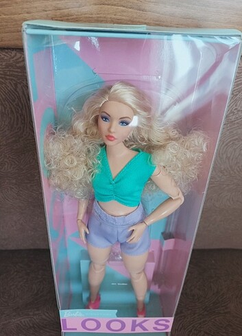  Barbie Looks