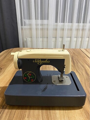  Rus Üretim Vintage Mini Dikiş Makinası