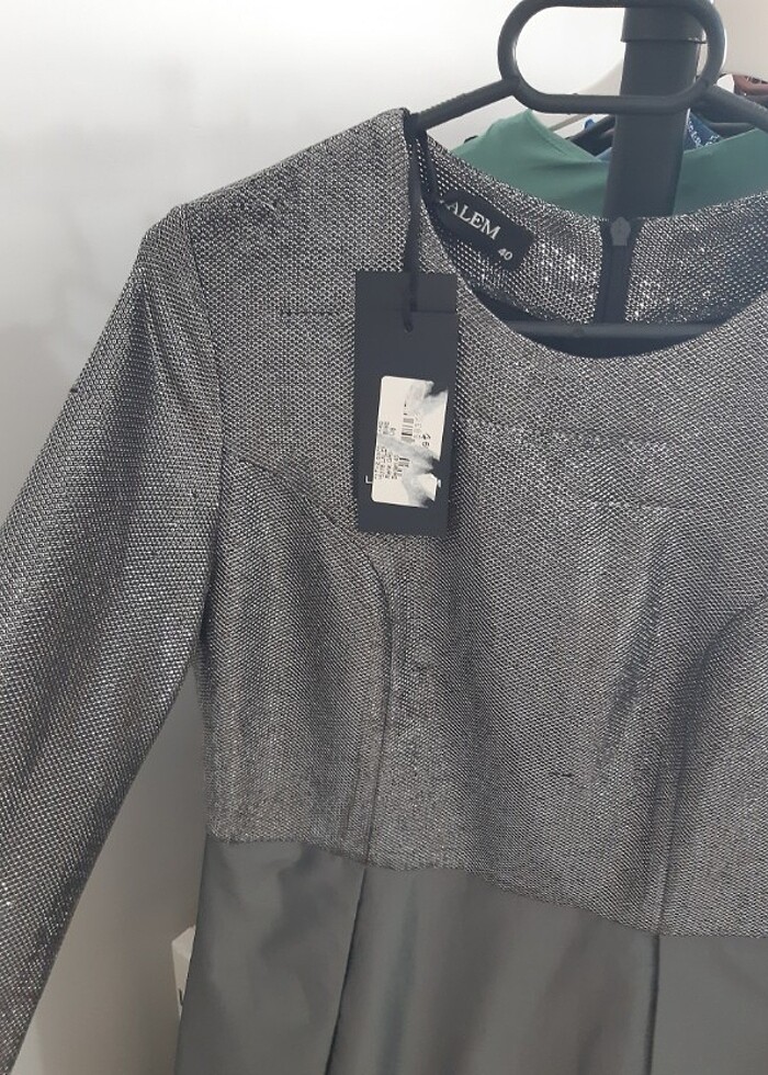 Gri üstü payet simli altı tatfa 40 42 bedene olur etiketli - Görsel 4