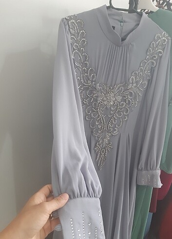 Şifon gri taşlı ve dugme detaylı 42 beden abiye yepyeni - Görsel 4