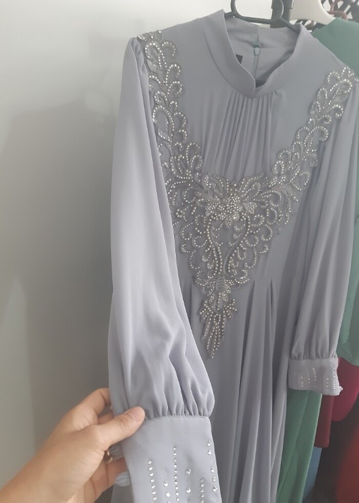 Şifon gri taşlı ve dugme detaylı 42 beden abiye yepyeni - Görsel 4