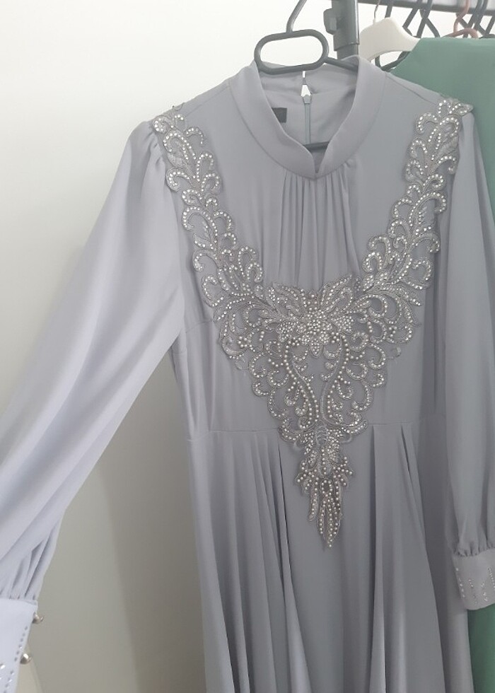 Şifon gri taşlı ve dugme detaylı 42 beden abiye yepyeni - Görsel 5