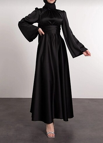 Etiketli siyah saten elbise 38 beden - Görsel 2