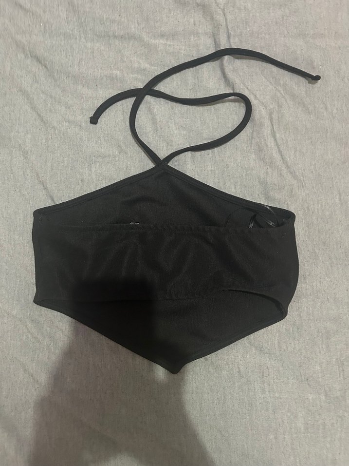 Siyah Halter Yaka İnce Askılı Crop Top - Görsel 2