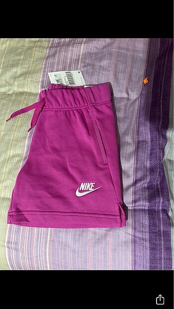 Nike Pembe Şort