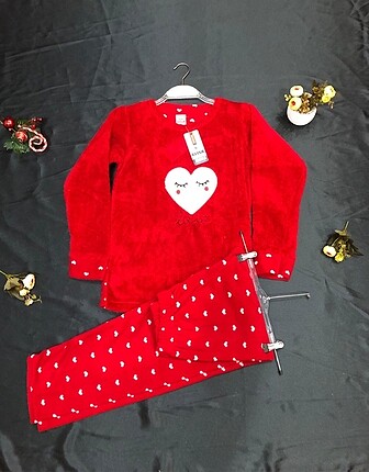 kırmızı peluş pijama takımı