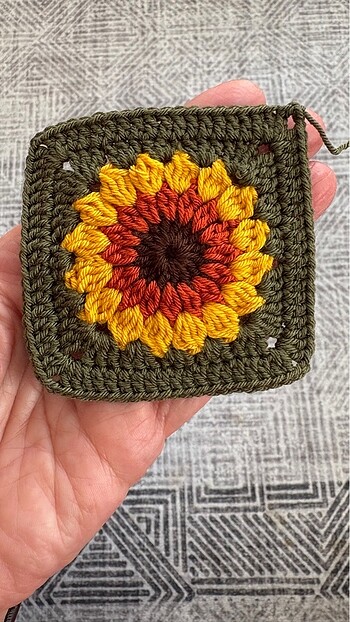 Ayçiçeği motifi 8*8 cm ölçülerinde
