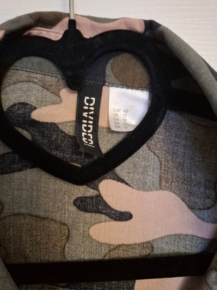 Kadın Kamuflaj Desenli Düğmeli Gömlek crop - Görsel 2