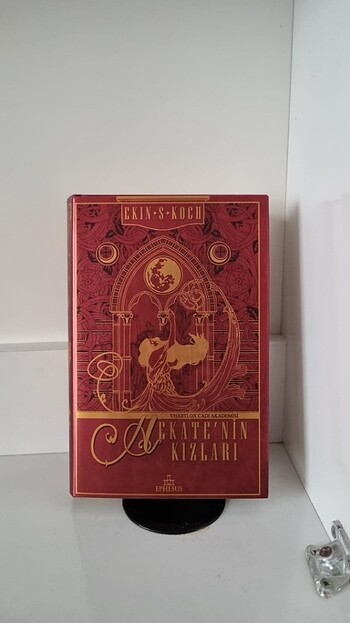 HEKATE'NİN KIZLARI