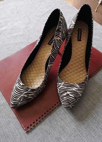 Bershka Zebra Stiletto 