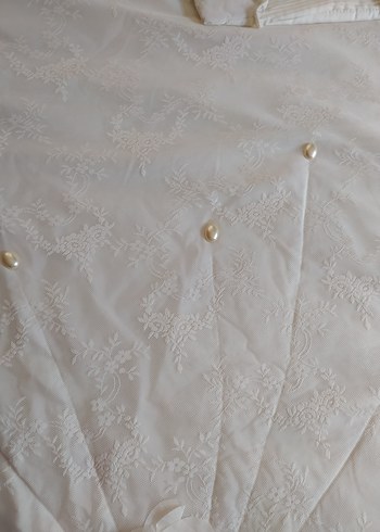 İşlemeli krem Yatak Örtüsü - Görsel 6