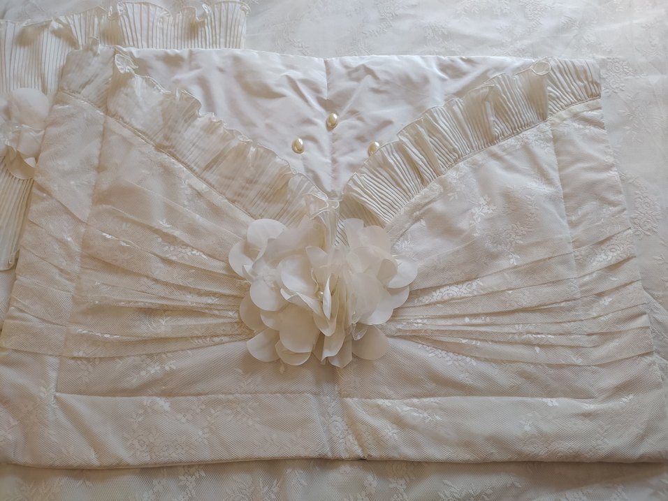 İşlemeli krem Yatak Örtüsü - Görsel 4