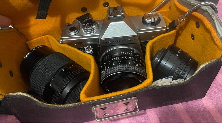 ANALOG PRAKTİCA FOTOĞRAF MAKİNESİ