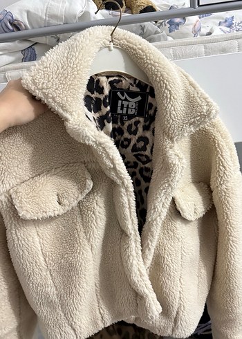içi Leopar Desenli Bej Peluş Ceket LTB - Görsel 3