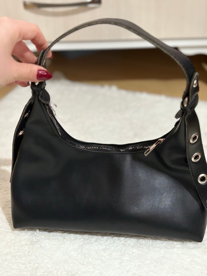 Kemer Detaylı Siyah Deri Gotik Kadın Çanta - Görsel 2
