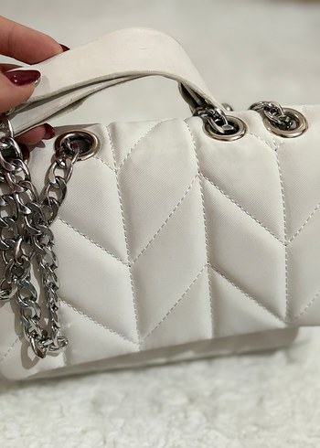 Beyaz Zincir Detaylı Deri Kadın Çanta - Görsel 3