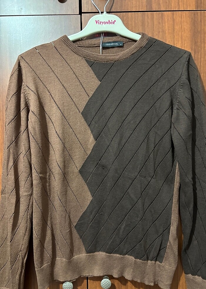 Kahverengi bluz - Görsel 3