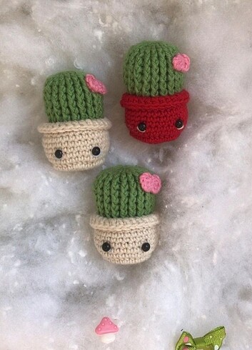 Kaktüs amigurumi 