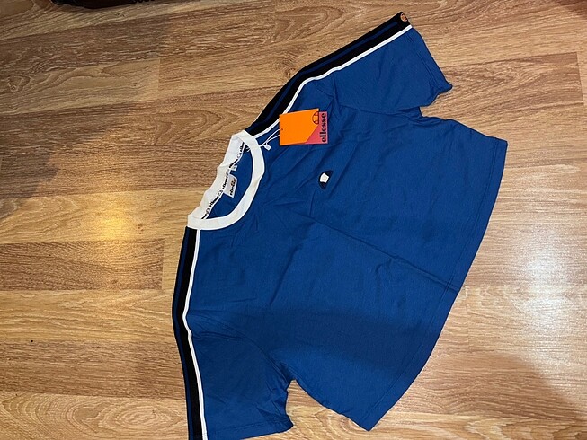 m Beden Ellese crop