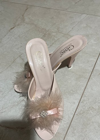 Pembe Tüylü Dolgu Topuklu Kadın Terlik - Görsel 3