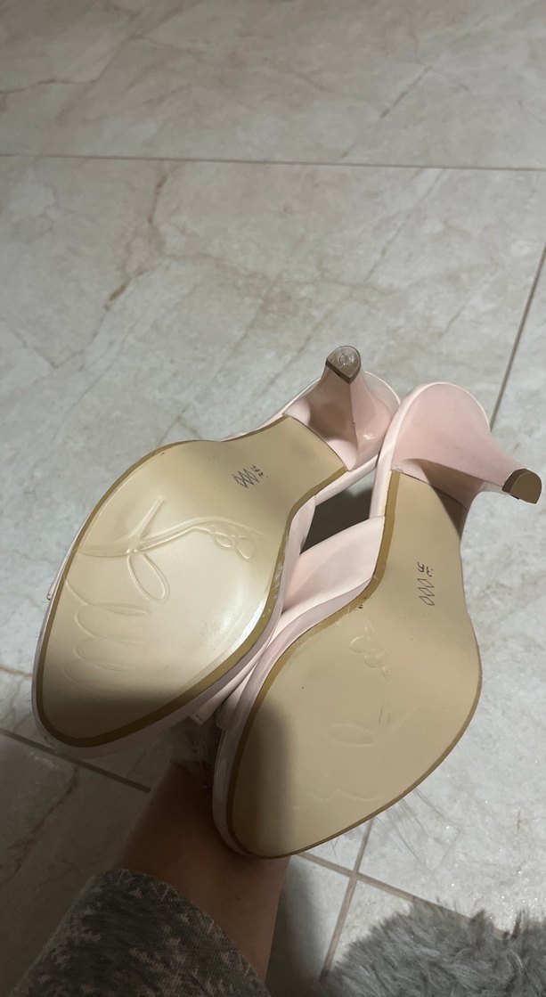 Pembe Tüylü Dolgu Topuklu Kadın Terlik - Görsel 4