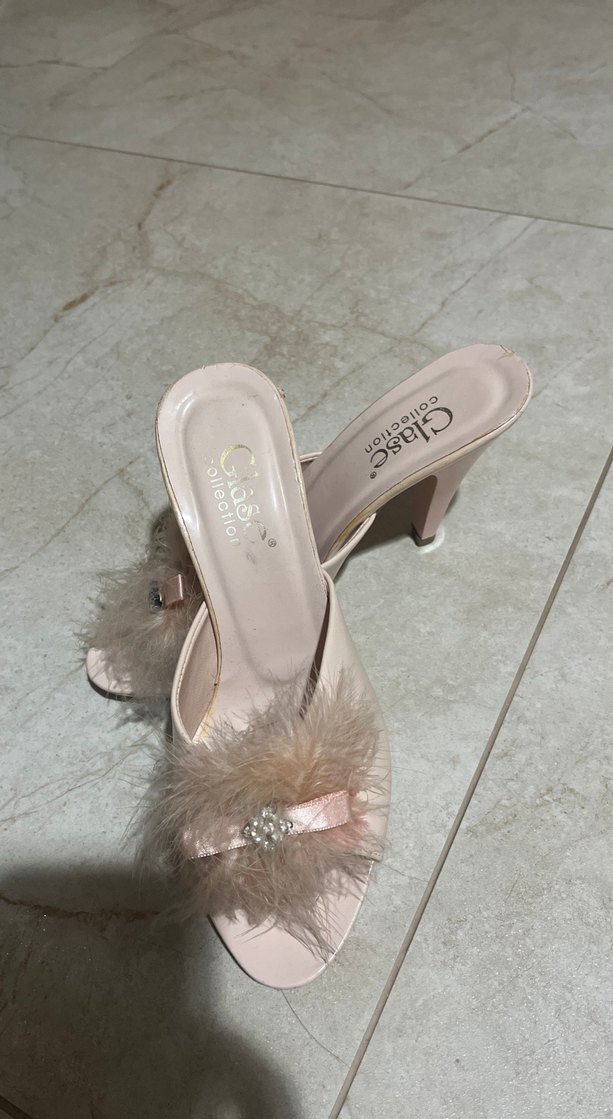 Pembe Tüylü Dolgu Topuklu Kadın Terlik - Görsel 3