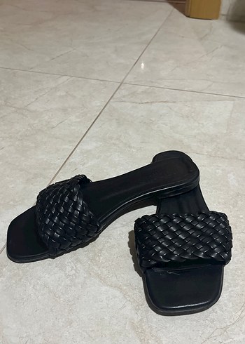 Kadın Siyah Örgü Bantlı Terlik - Görsel 2