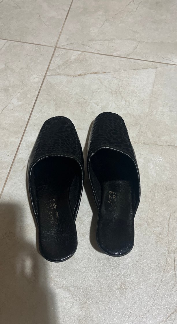 Siyah Yılan Desenli Topuklu Kadın Terlik - Görsel 2