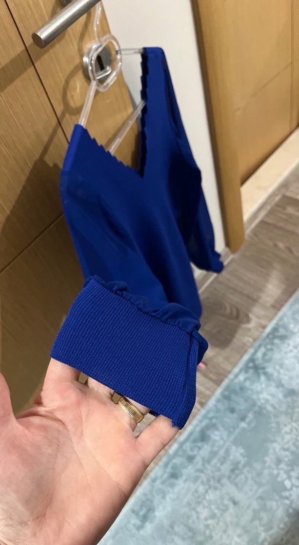 Mavi V Yaka Uzun Kollu Kadın Bluz - Görsel 3