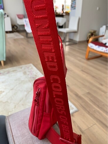  Beden kırmızı Renk Benetton çanta
