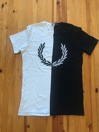 Fred Perry tshirt
