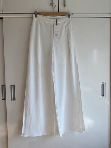 Yırtmaçlı pantolon