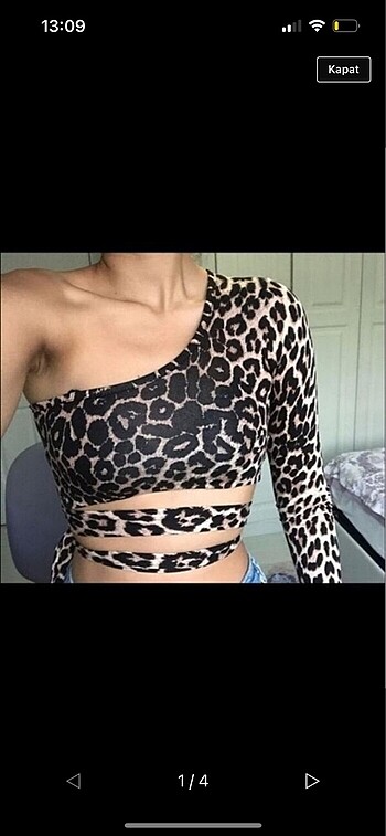 Subdued tek omuzlu leoparlı crop üst