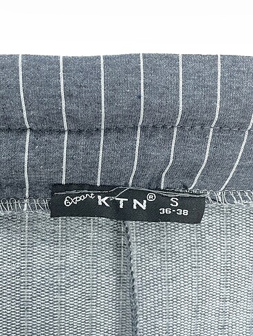 36 Beden gri Renk PreLoved Mini Şort %70 İndirimli.