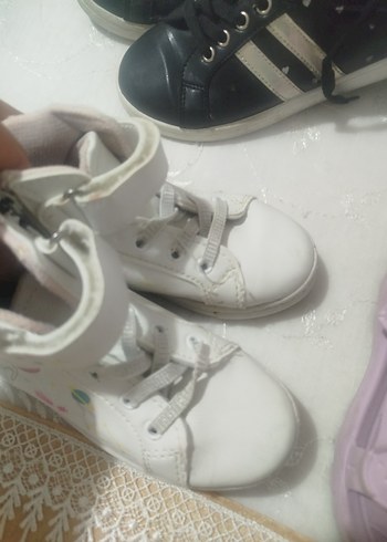 Beyaz Kız Çocuk Baskılı Cırt Cırtlı Spor Ayakkabı - Görsel 2